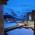Les 2 Alpes Au Village 1800m-commerces Et Telesiege A 50m-retour Au Pied *