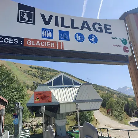 Les 2 Alpes Au Village 1800m-commerces Et Telesiege A 50m-retour Au Pied * Les Deux Alpes