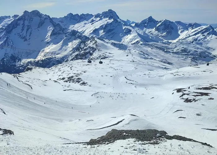 Les 2 Alpes Au Village 1800m-commerces Et Telesiege A 50m-retour Au Pied Les Deux Alpes