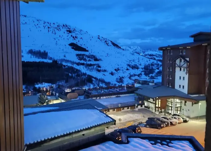 Les 2 Alpes Au Village 1800m-commerces Et Telesiege A 50m-retour Au Pied *